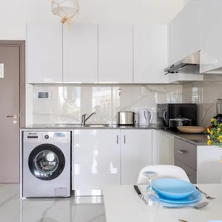 Infinity - One-bedroom W Terrace In ラルナカ